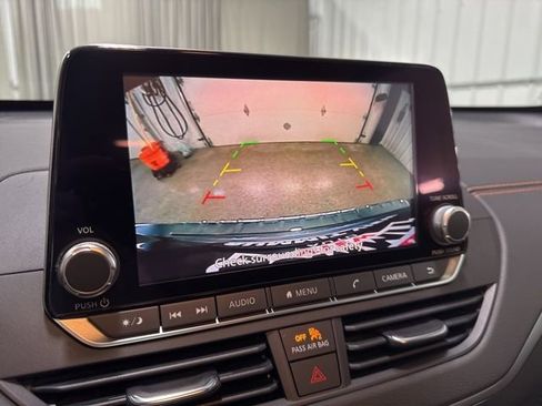 Used 2022 Nissan Altima 2.5 SR w/ Midnight Edition Package image 16