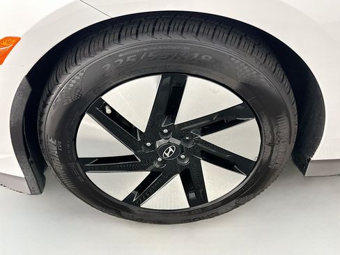 Used 2024 Hyundai Ioniq 6 SE AWD/4WD image 11