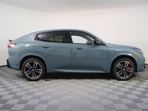 Certified 2025 BMW X2 xDrive28i w/ Premium Package image 2