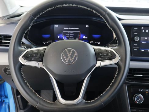 Certified 2023 Volkswagen Taos SE w/ Panoramic Sunroof Package FWD image 11