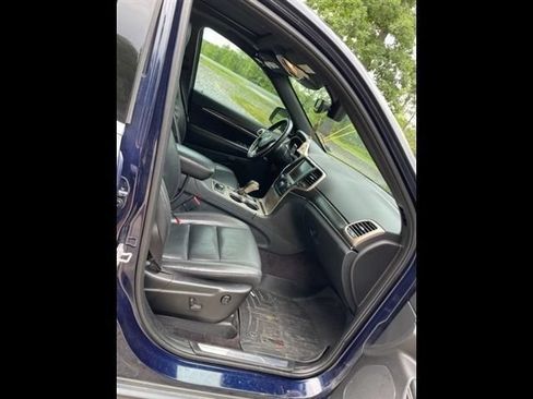 Used 2017 Jeep Grand Cherokee Limited w/ Trailer Tow Group IV AWD/4WD image 4