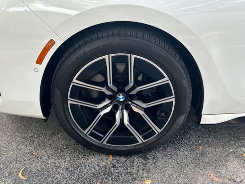 Used 2025 BMW 740i xDrive AWD/4WD image 30