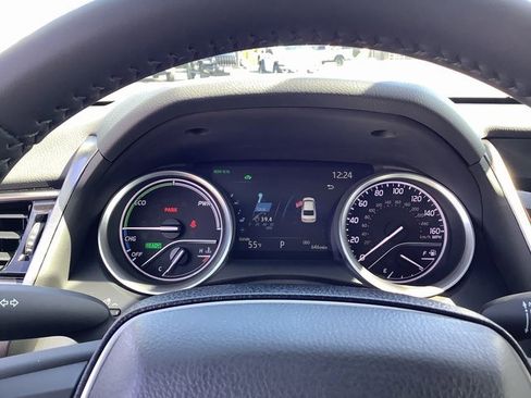 Used 2023 Toyota Camry XLE image 14