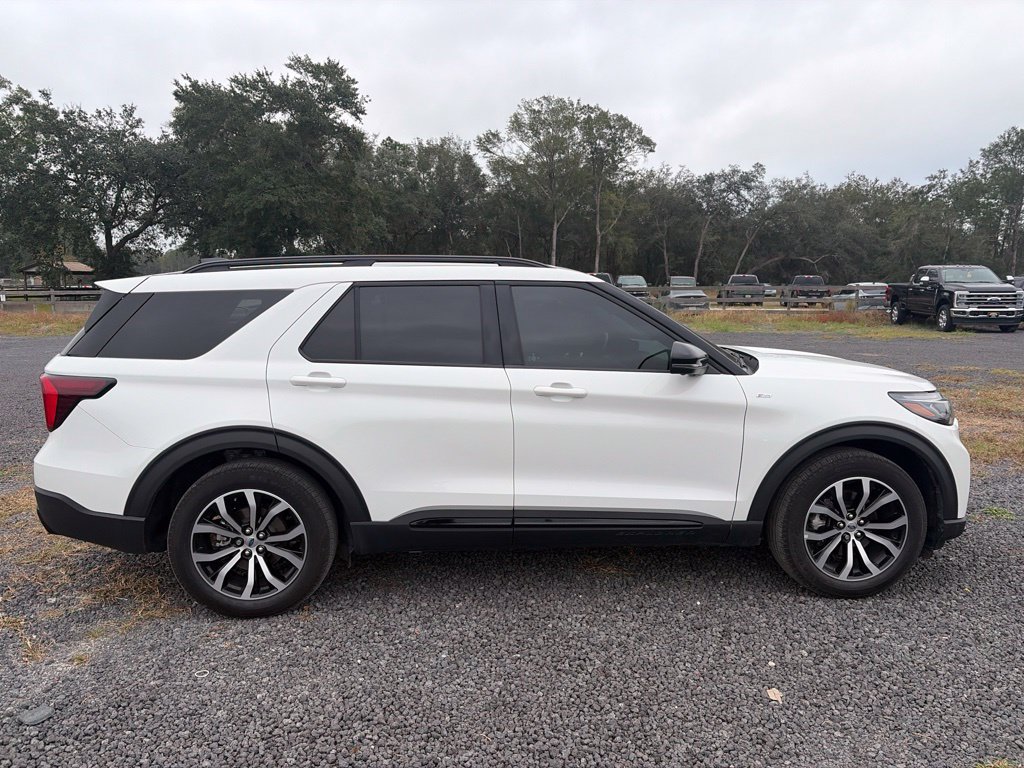 Used 2025 Ford Explorer ST-Line w/ Premium Package RWD image 7