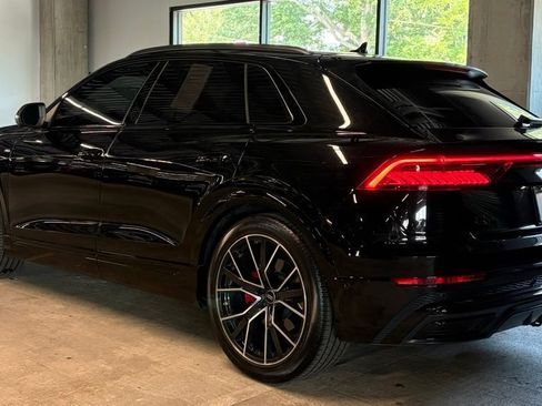 Used 2023 Audi Q8 Prestige w/ Prestige Package AWD/4WD image 3