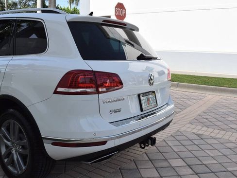 Used 2016 Volkswagen Touareg TDI AWD/4WD image 19