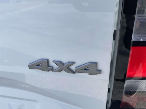 New 2026 Nissan Frontier S image 8