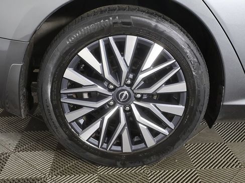 Used 2023 Nissan Altima 2.5 SV w/ SV Premium Package FWD image 22