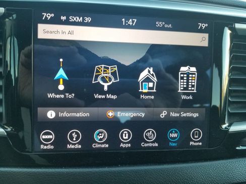 Used 2018 Chrysler Pacifica Touring-L image 31