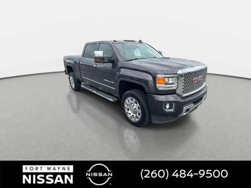 Used 2016 GMC Sierra 2500 Denali w/ Duramax Plus Package AWD/4WD image 5