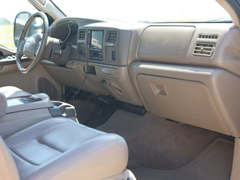 Used 2004 Ford Excursion Limited AWD/4WD image 21