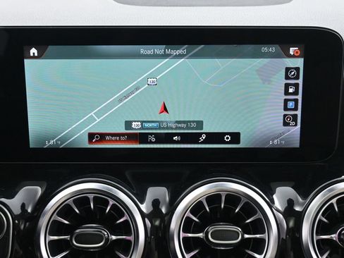 Used 2022 Mercedes-Benz GLA 250 4MATIC w/ Premium Package Lite image 32