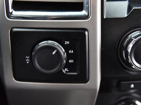 Used 2015 Ford F150 Lariat image 19