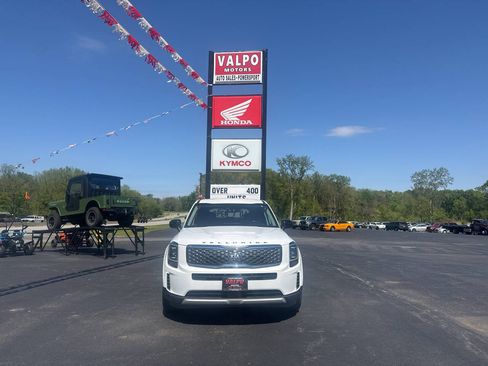 Used 2020 Kia Telluride LX AWD/4WD image 3