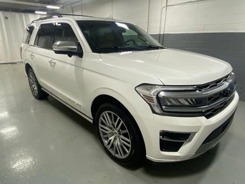 Used 2023 Ford Expedition Platinum AWD/4WD image 4