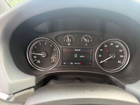 Used 2023 Buick Enclave Essence w/ Experience Buick Package AWD/4WD image 17