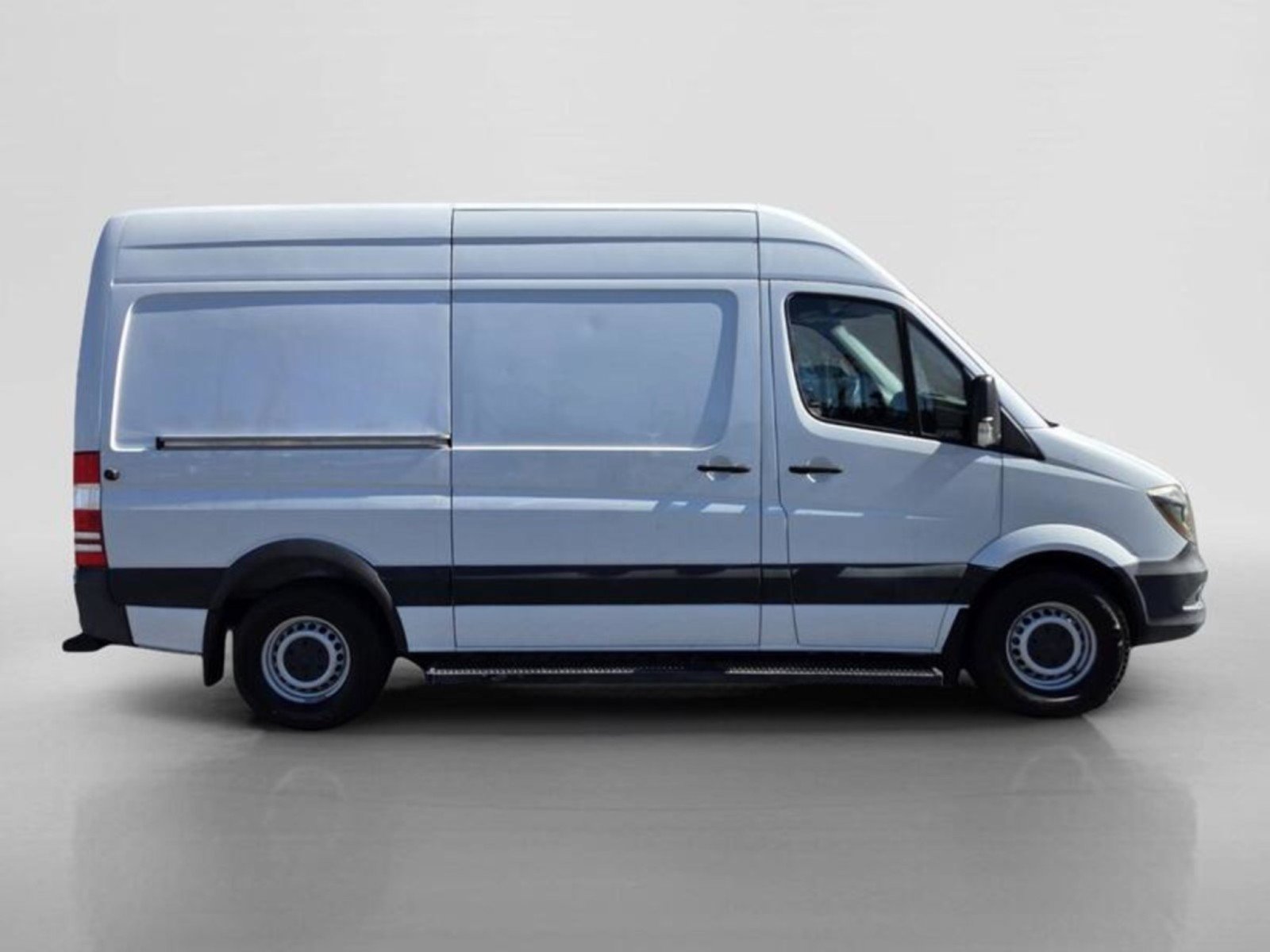 Used 2017 Mercedes-Benz Sprinter 2500 image 6