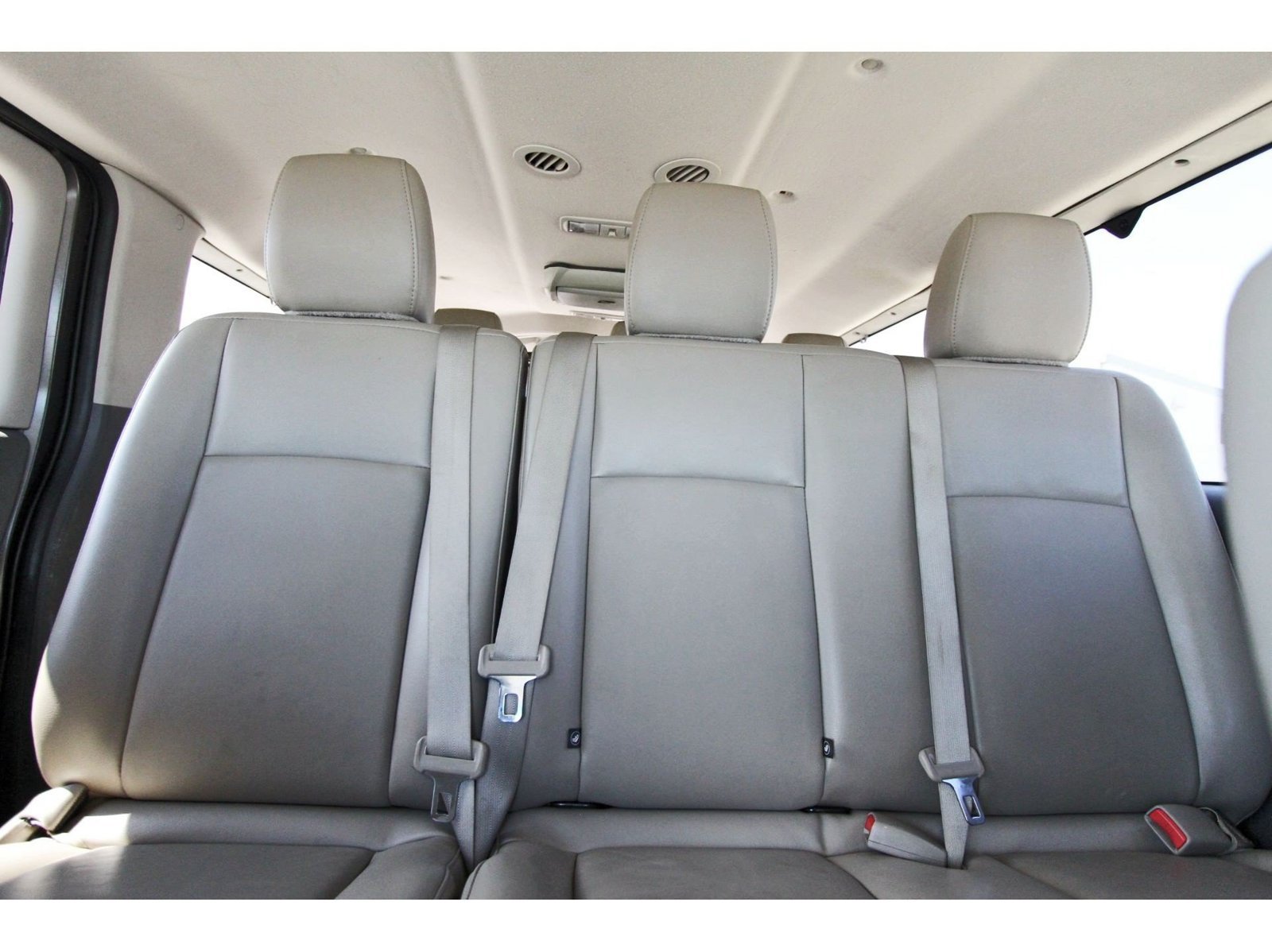 Used 2018 Nissan NV 3500 SL RWD image 17