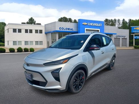 Used 2023 Chevrolet Bolt EUV Premier w/ Sun & Sound Package FWD image 1