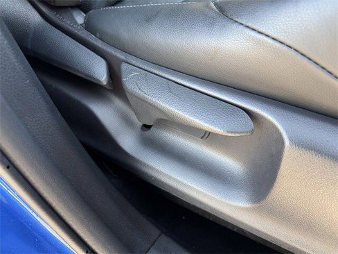 Used 2019 Toyota C-HR Limited image 33