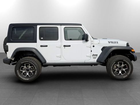 Used 2022 Jeep Wrangler Unlimited Sport AWD/4WD image 5