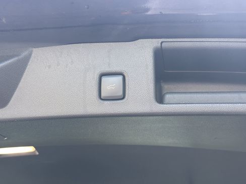 Used 2025 Ford Escape Platinum AWD/4WD image 10