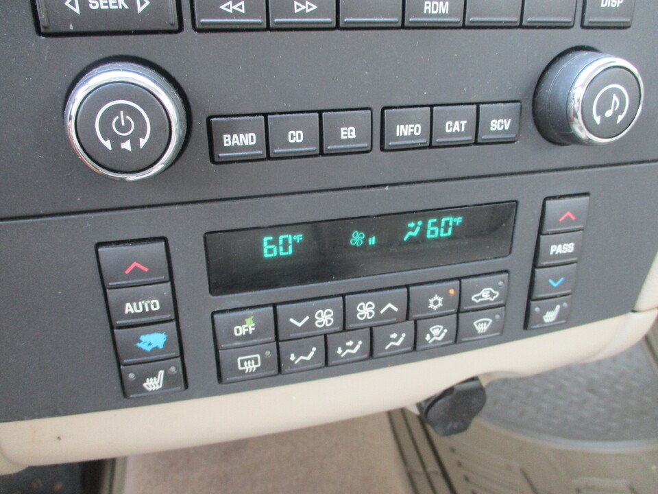 Used 2008 Buick LaCrosse CXL w/ Driver Confidence Package FWD image 29