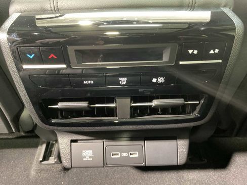 Certified 2023 Acura MDX image 25