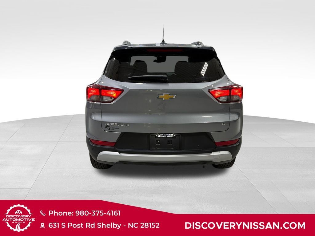 Used 2024 Chevrolet TrailBlazer LT w/ Driver Confidence Package FWD image 7