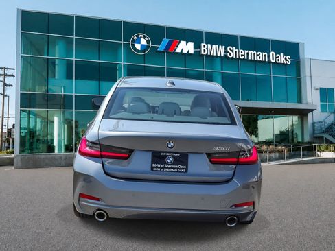 Used 2026 BMW 330i Sedan w/ Convenience Package RWD image 5