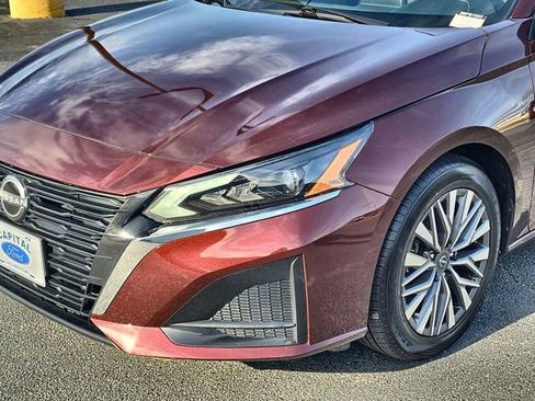 Used 2024 Nissan Altima 2.5 SV image 10