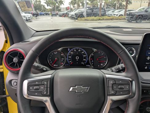 Certified 2024 Chevrolet Blazer RS w/ Driver Confidence II Package image 3