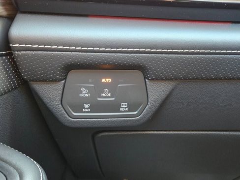 Used 2024 Volkswagen Atlas SEL Premium R-Line image 24