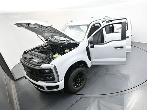 New 2026 Ford F250 4x4 Crew Cab Super Duty image 36