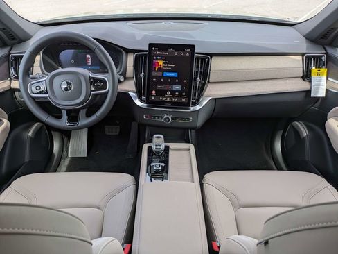 New 2026 Volvo XC90 B5 Core image 21