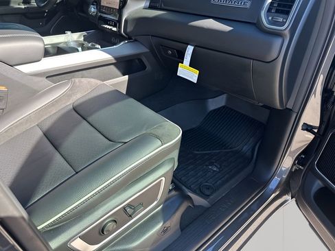 New 2026 RAM 1500 Laramie w/ Night Edition AWD/4WD image 17