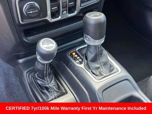 Used 2023 Jeep Wrangler Unlimited Sahara AWD/4WD image 19
