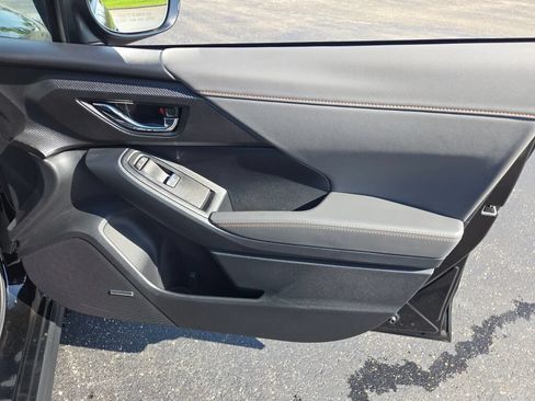 Used 2024 Subaru Crosstrek 2.5i Limited w/ Crosstrek Mirror Package AWD/4WD image 6