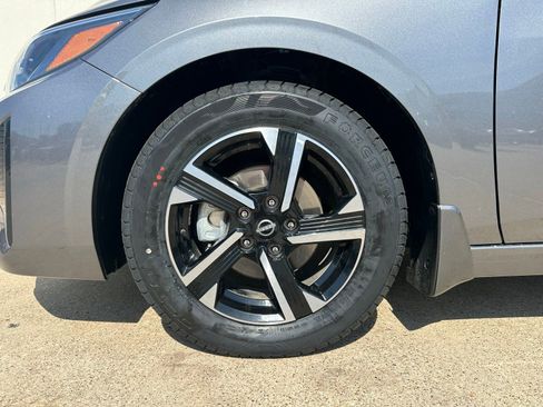 Used 2024 Nissan Sentra SV FWD image 10