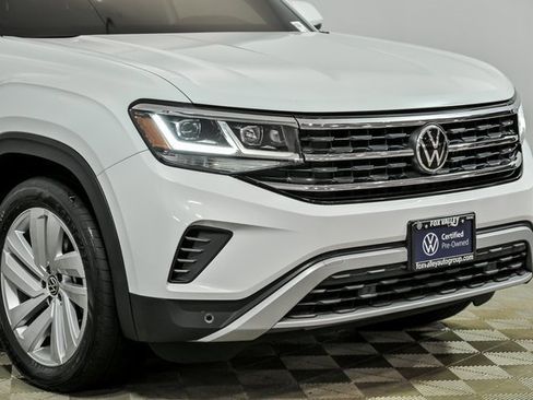 Certified 2022 Volkswagen Atlas Cross Sport SE image 2