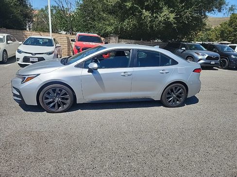 Certified 2025 Toyota Corolla SE FWD image 2