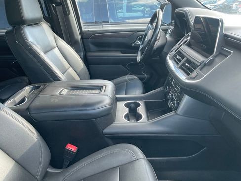 Used 2023 Chevrolet Tahoe Z71 w/ Luxury Package AWD/4WD image 9