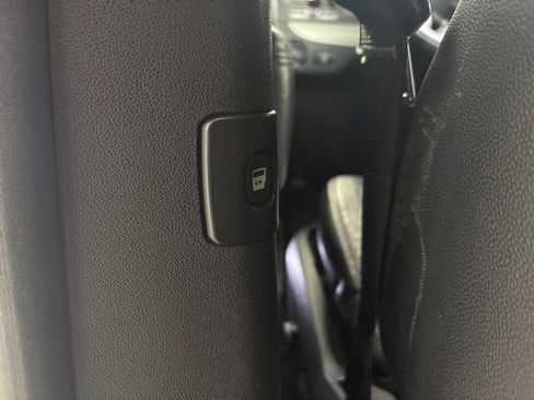 Used 2014 Dodge Grand Caravan R/T image 22