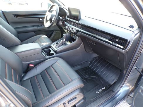 Used 2025 Honda CR-V Sport Touring image 16