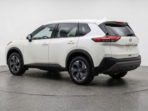 Used 2025 Nissan Rogue SV FWD image 6