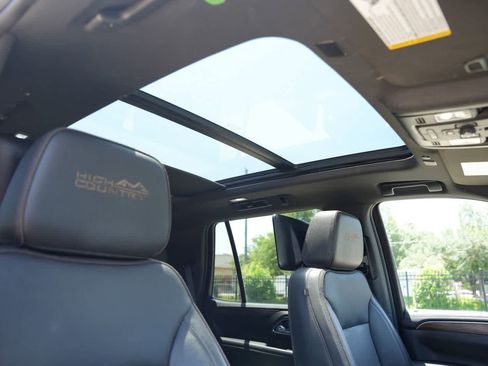 Used 2023 Chevrolet Tahoe High Country w/ Advanced Technology Package AWD/4WD image 24