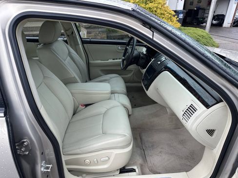 Used 2008 Cadillac DTS FWD image 23