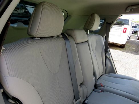 Used 2013 Toyota Venza LE image 24