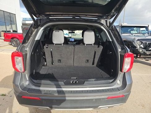 Used 2023 Ford Explorer XLT w/ Equipment Group 202A image 4