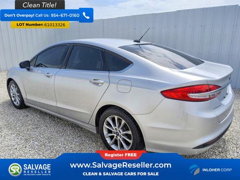 Used 2017 Ford Fusion SE FWD image 3